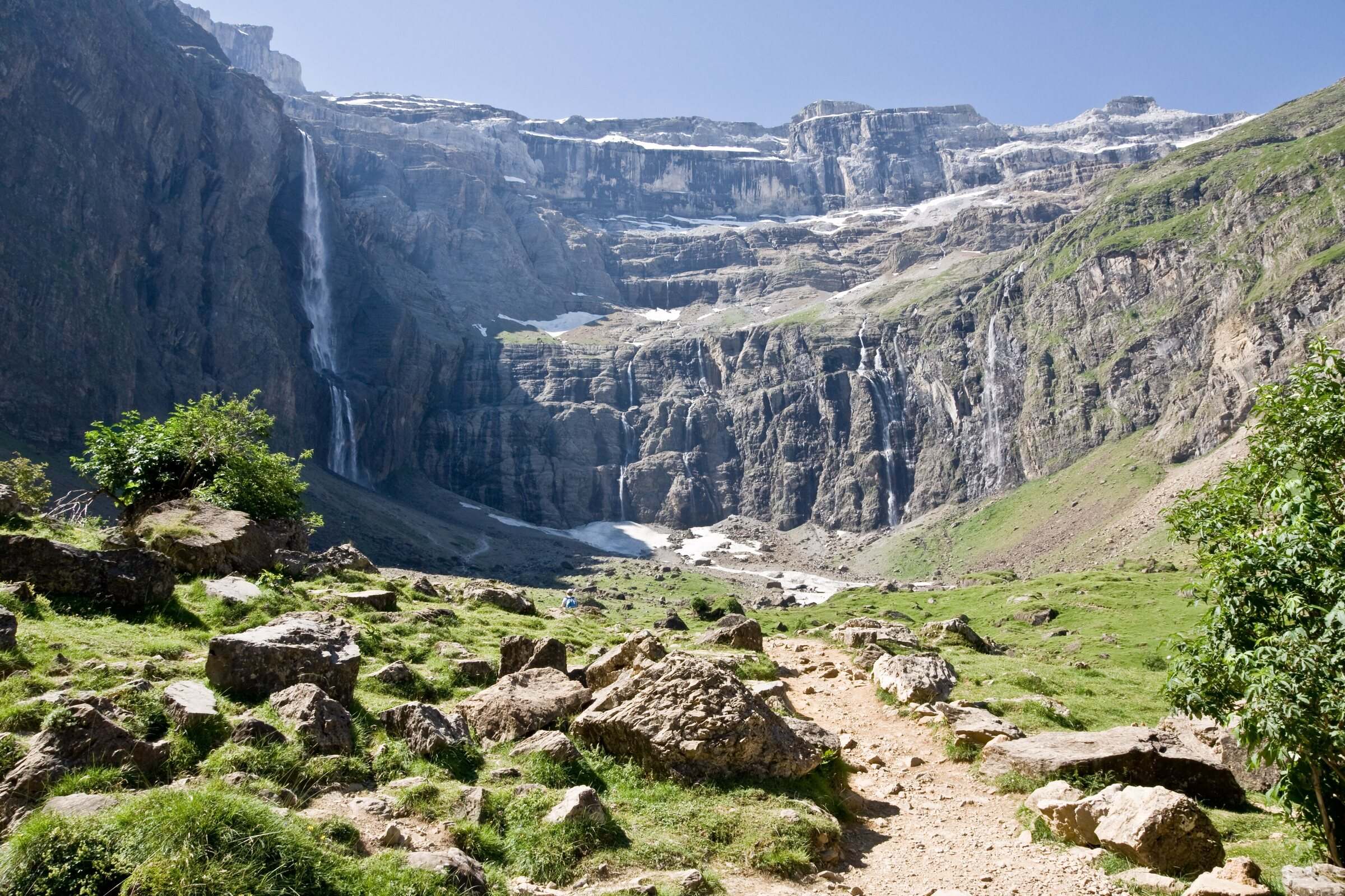 The Cirque de Gavarnie and the Grande Cascade from the path to the head of the cirque